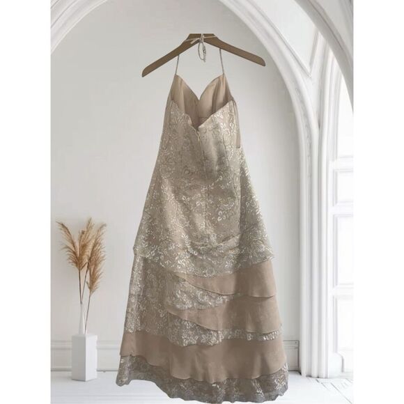 ✨Raylia Design Tiered All Over Lace Halter Midi Toffee/Gold Sz 10 Dress✨ - Picture 2 of 9